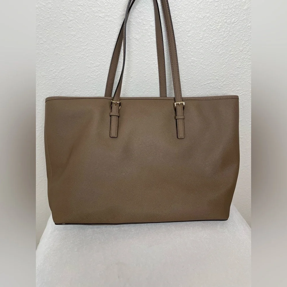 Micheal Kors jet set tote